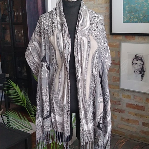 Multi color Scarf/wrap - Picture 2 of 5